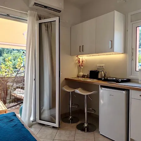 Reginas & Apts-bougainvillea Fiscardo With Private Terrace *