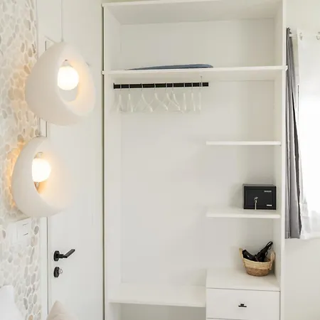 Regina & - Fiscardo